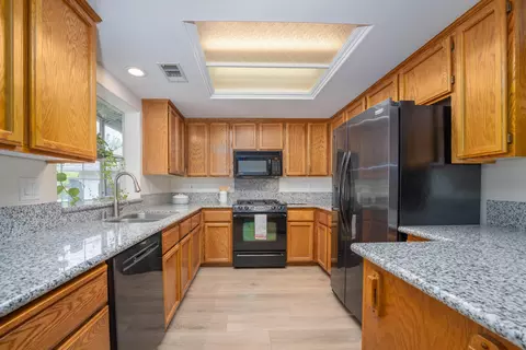 3037 Stonecrest Pl, Redding, CA 96001 photo 4