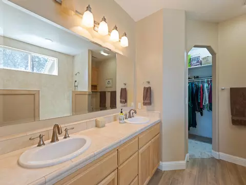 11764 Bay Tree Ln, Redding, CA 96003 photo 13