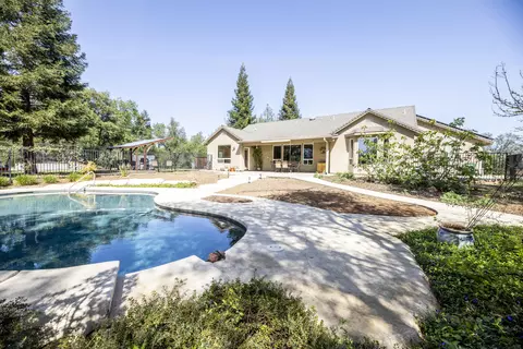 11764 Bay Tree Ln, Redding, CA 96003 photo 2