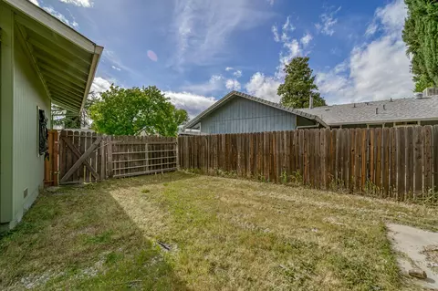 2535 Holly St, Anderson, CA 96007 photo 25