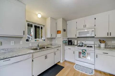 2535 Holly St, Anderson, CA 96007 photo 11