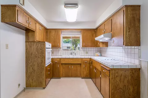 3241 Nicolet Ln, Redding, CA 96001 photo 4