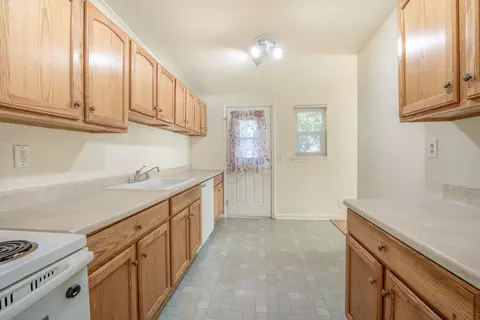 2795 Fairway Ave, Redding, CA 96002 photo 4