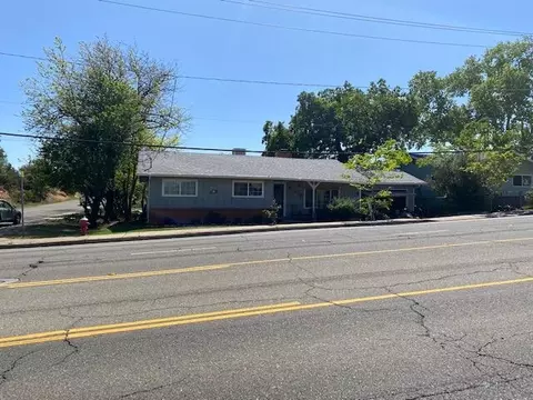 2805 Placer St, Redding, CA 96001 photo 1