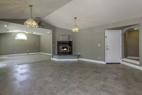 577 Olympic St, Redding, CA 96003 photo 10