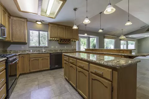 577 Olympic St, Redding, CA 96003 photo 12