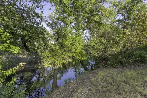 577 Olympic St, Redding, CA 96003 photo 3