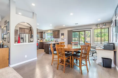 6582 Hemlock St, Redding, CA 96001 photo 5