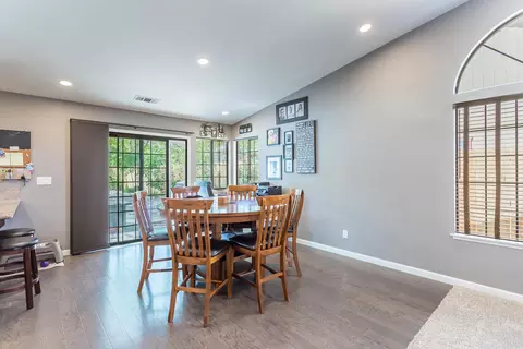 6582 Hemlock St, Redding, CA 96001 photo 6