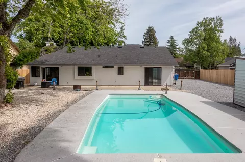 6582 Hemlock St, Redding, CA 96001 photo 16