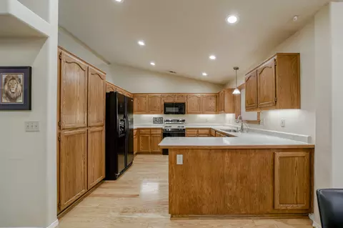 1562 Purple Way, Redding, CA 96003 photo 8