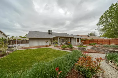 1562 Purple Way, Redding, CA 96003 photo 38