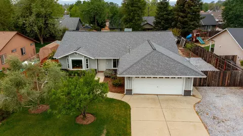 1562 Purple Way, Redding, CA 96003 photo 1