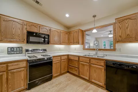 1562 Purple Way, Redding, CA 96003 photo 9