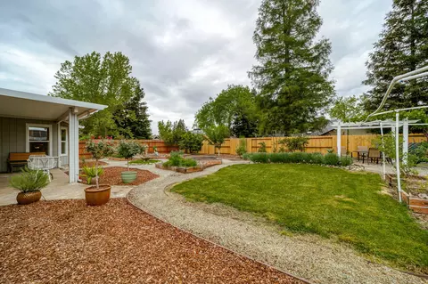 1562 Purple Way, Redding, CA 96003 photo 34