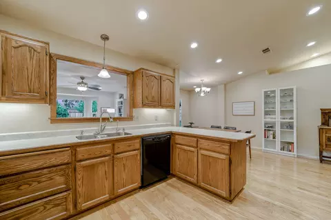 1562 Purple Way, Redding, CA 96003 photo 11