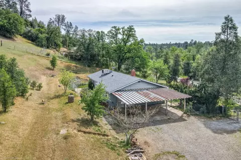 520 Branstetter Ln, Redding, CA 96001 photo 1