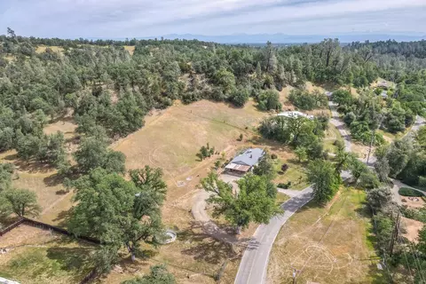 520 Branstetter Ln, Redding, CA 96001 photo 4