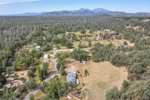 520 Branstetter Ln, Redding, CA 96001 photo 8