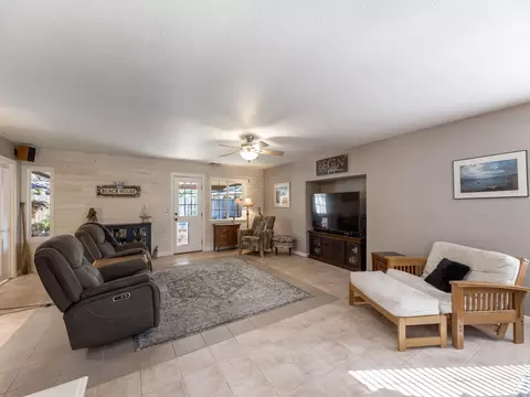 2774 Teal Ct, Redding, CA 96001 photo 2