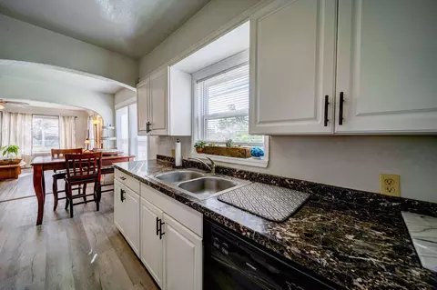 1800 Grandview Ave, Redding, CA 96001 photo 16