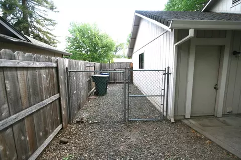 6748 Creekside St, Redding, CA 96001 photo 22