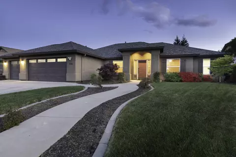 3315 Laver St, Redding, CA 96002 photo 2