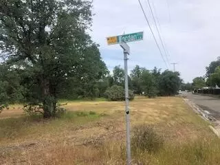3250 Jordan, Redding, CA 96003 photo 2