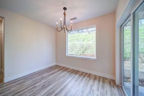 960 Bellagio Ter, Redding, CA 96003 photo 9