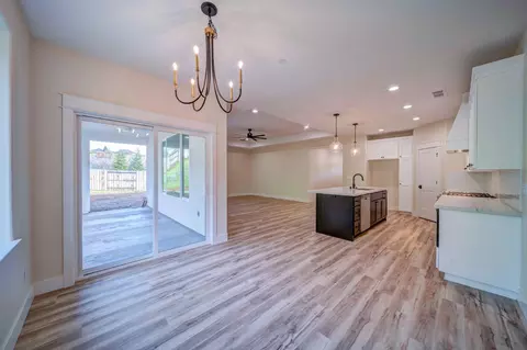 960 Bellagio Ter, Redding, CA 96003 photo 11