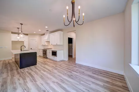 960 Bellagio Ter, Redding, CA 96003 photo 10