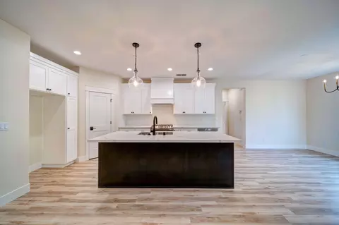 960 Bellagio Ter, Redding, CA 96003 photo 8