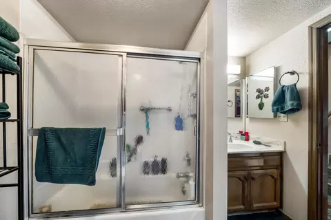 827 Mission Sierra Ct, Redding, CA 96003 photo 9
