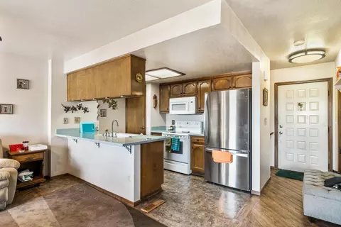827 Mission Sierra Ct, Redding, CA 96003 photo 3