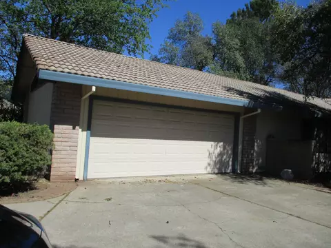 1288 Hawthorne Ave, Redding, CA 96002 photo 2