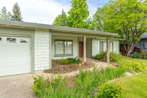 2730 Teal Ct, Redding, CA 96001 photo 2
