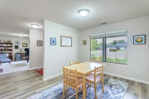 2730 Teal Ct, Redding, CA 96001 photo 8