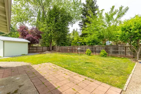 2730 Teal Ct, Redding, CA 96001 photo 16