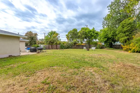 2070 Roxford Ct, Redding, CA 96001 photo 13