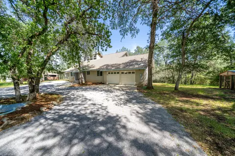 13961 Sandisle Dr, Redding, CA 96003 photo 4