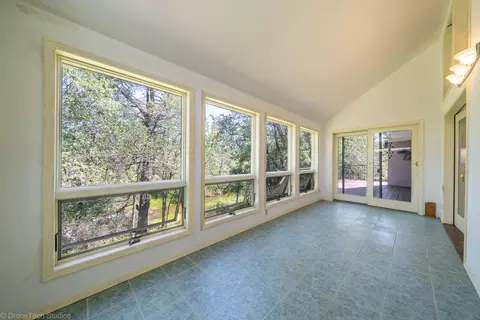13961 Sandisle Dr, Redding, CA 96003 photo 11
