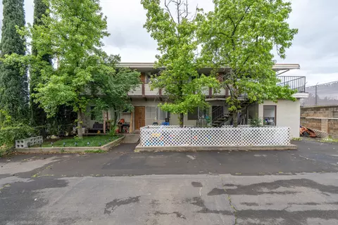620 632 Iris Dr, Redding, CA 96002 photo 2
