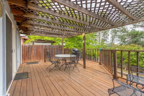 852 Monarch Ct, Redding, CA 96003 photo 18