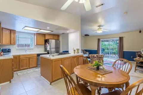 852 Monarch Ct, Redding, CA 96003 photo 8