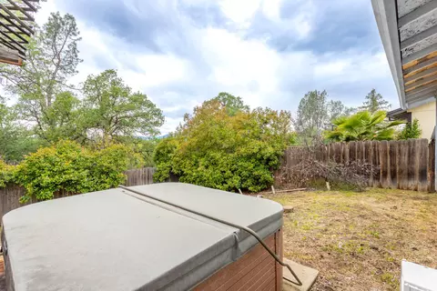 852 Monarch Ct, Redding, CA 96003 photo 19