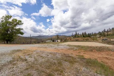 11346 Tanstaafl Ln, Redding, CA 96001 photo 2