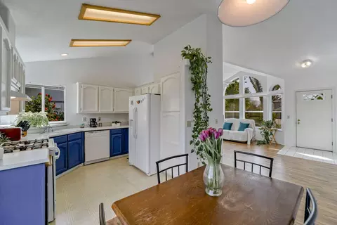 450 Viewpoint Dr, Redding, CA 96003 photo 8