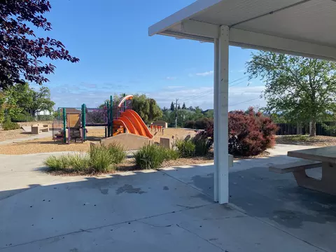 450 Viewpoint Dr, Redding, CA 96003 photo 35