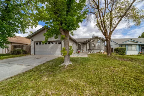 450 Viewpoint Dr, Redding, CA 96003 photo 1
