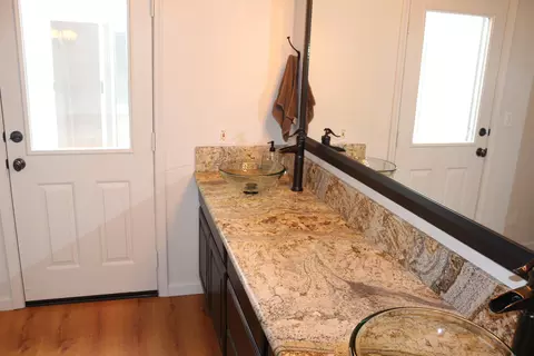 1916 Yahi Ln, Redding, CA 96002 photo 12